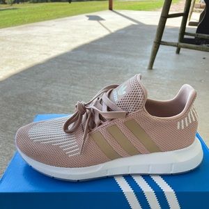 Adidas swift run